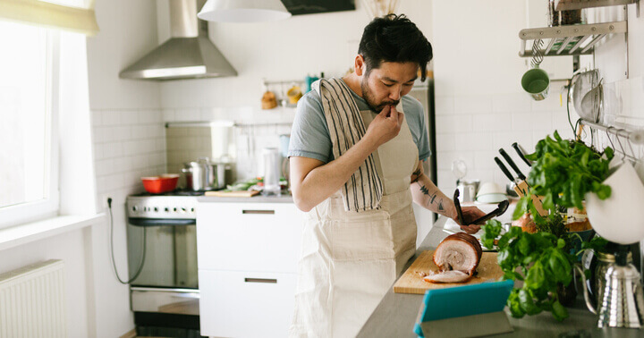 Cooking your own food at home is the best way to prevent from consuming charred food