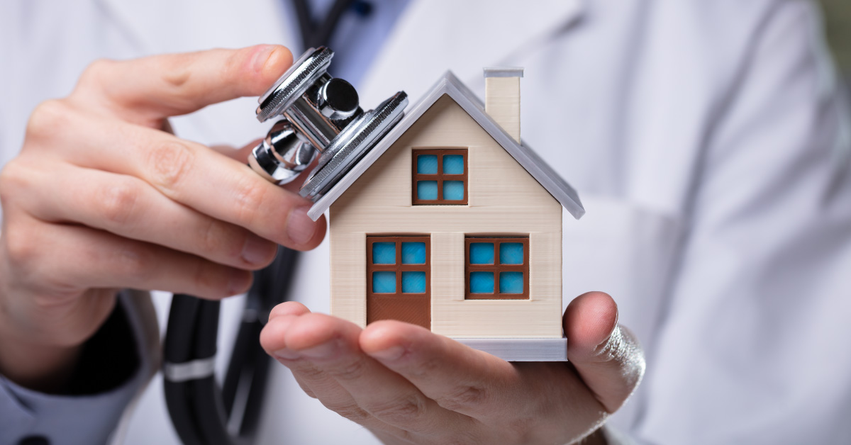 doctor-using-stethoscope-to-check-house-recovery